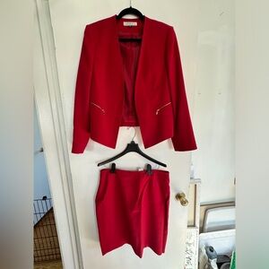 Tahari Size 12 Two piece women’s suit with gold accent zipper pockets